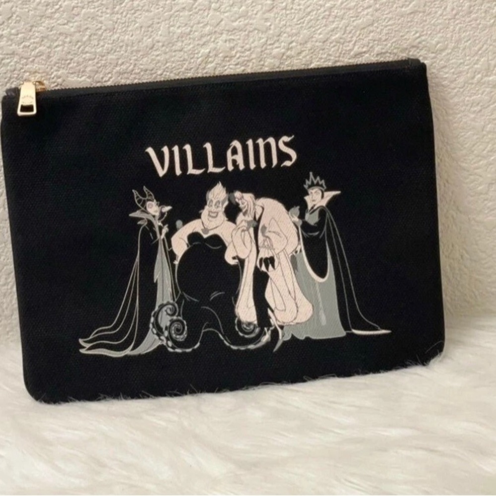 NWT Disney X Coach Large Wristlet 30 With Villains Motif CC830